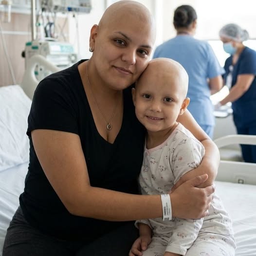 „Leborotváltam a fejem, hogy a lányom ne érezze magát egyedül a kemoterápia alatt”