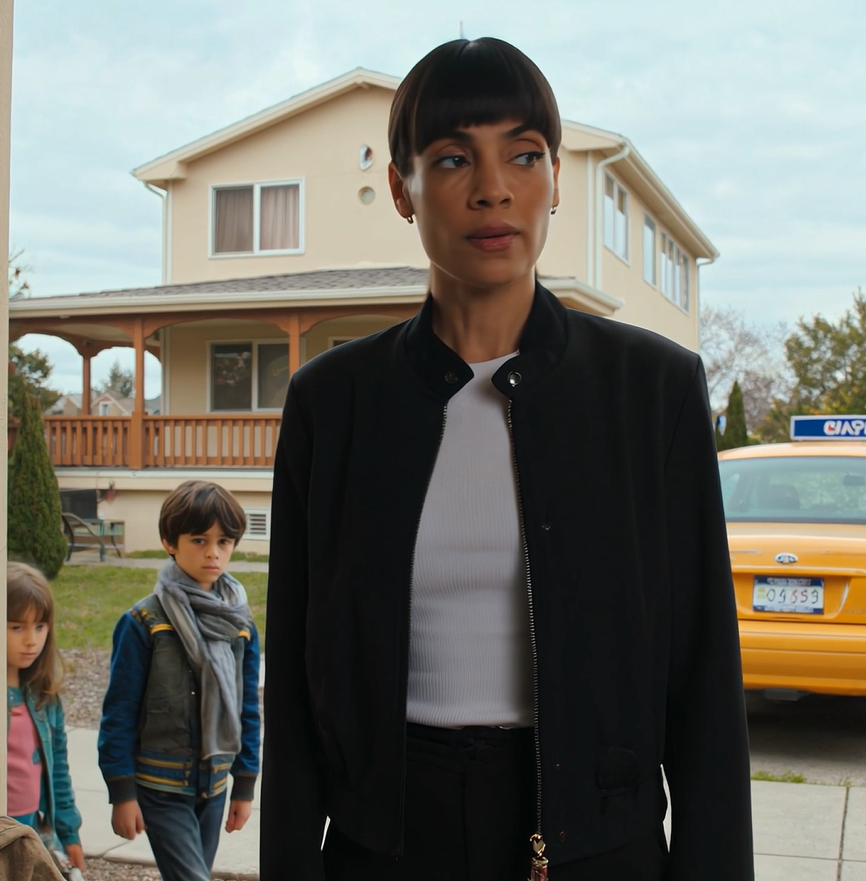 Miután nemet mondtam, a jogos húgom taxival elküldte a gyerekeit a címemre, de nem tudta, hogy elköltöztem, és az a személy, aki ott lakott, egyetlen telefonhívást kezdeményezett… ami felszabadította azt a karmát, amit a húgom soha nem látott.”