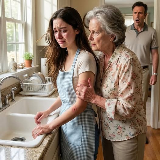 Régebben azt hittem, hogy a feleségem csak ügyetlen – mindig azzal söprögette le a csuklóján lévő zúzódásokat, hogy „Beleütköztem valamibe, semmiség.” Aztán a konyhai kamera megmutatta, ahogy anyám összetöri a csuklóját, és azt suttogja: „Ne hagyd, hogy a fiam megtudja.” Háromszor is lejátszottam, és nem csak ettől a pillanattól futott meg a vér a vérben – hanem attól, hogy rájöttem – abból, ahogy a feleségem még csak meg sem rezzent a szavak hallatán –, hogy ez már megtörtént korábban.